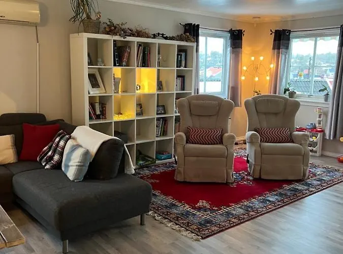Comfortable 3 Bedroom Apartment On One Floor.