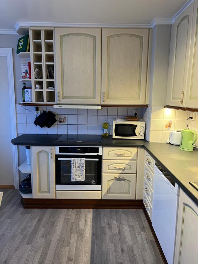 Comfortable 3 Bedroom On One Floor. Apartment