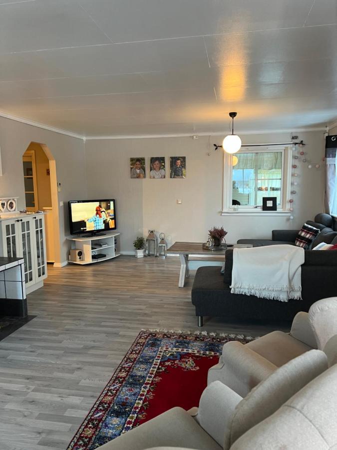Comfortable 3 Bedroom On One Floor. Apartment